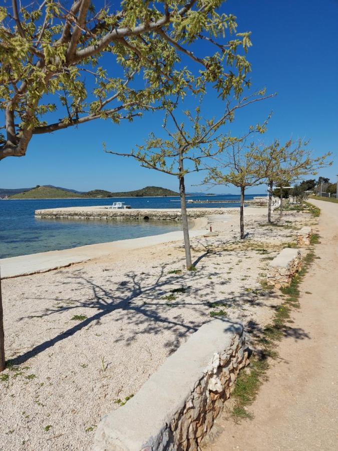 Apartman Lorna Turanj Eksteriør bilde