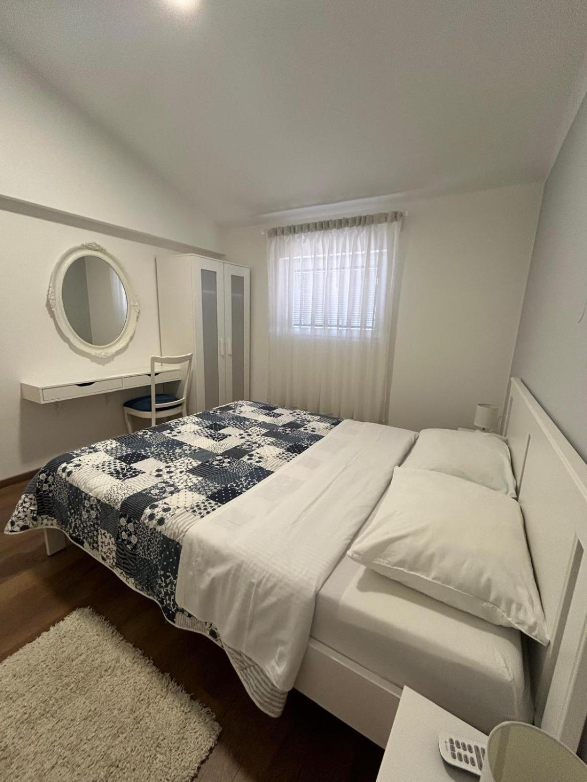 Apartman Lorna Turanj Eksteriør bilde