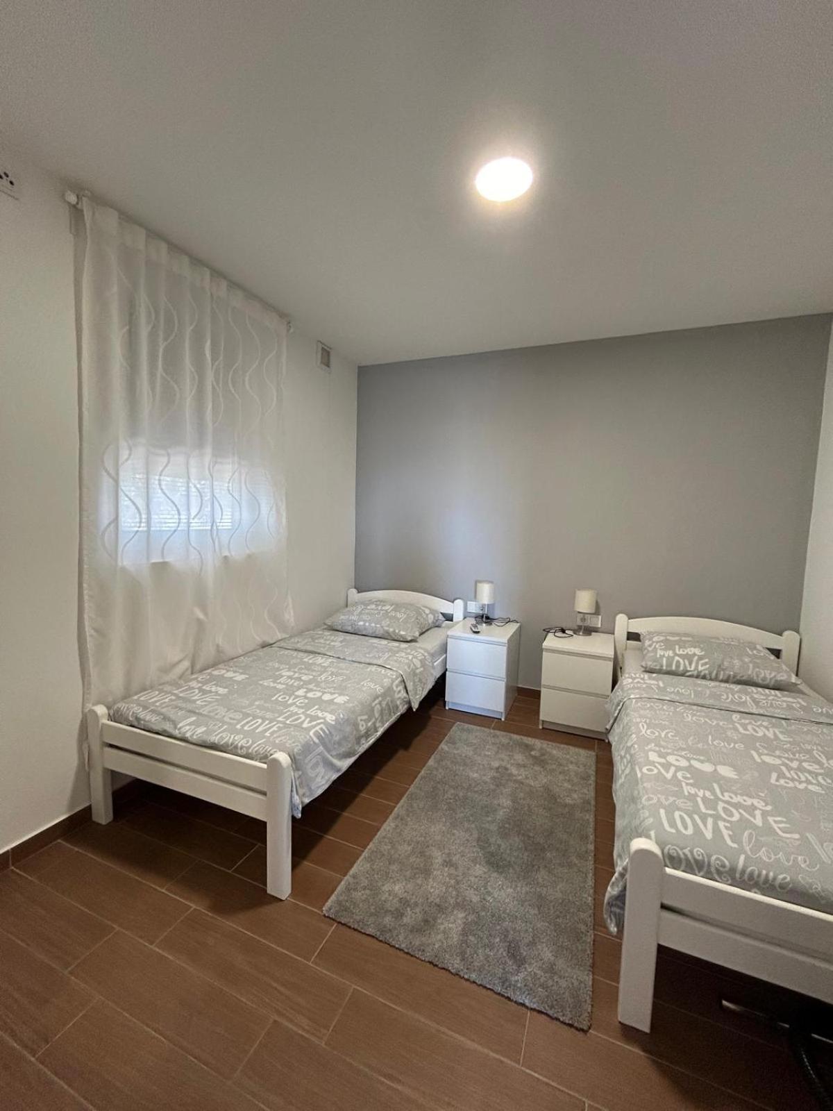 Apartman Lorna Turanj Eksteriør bilde