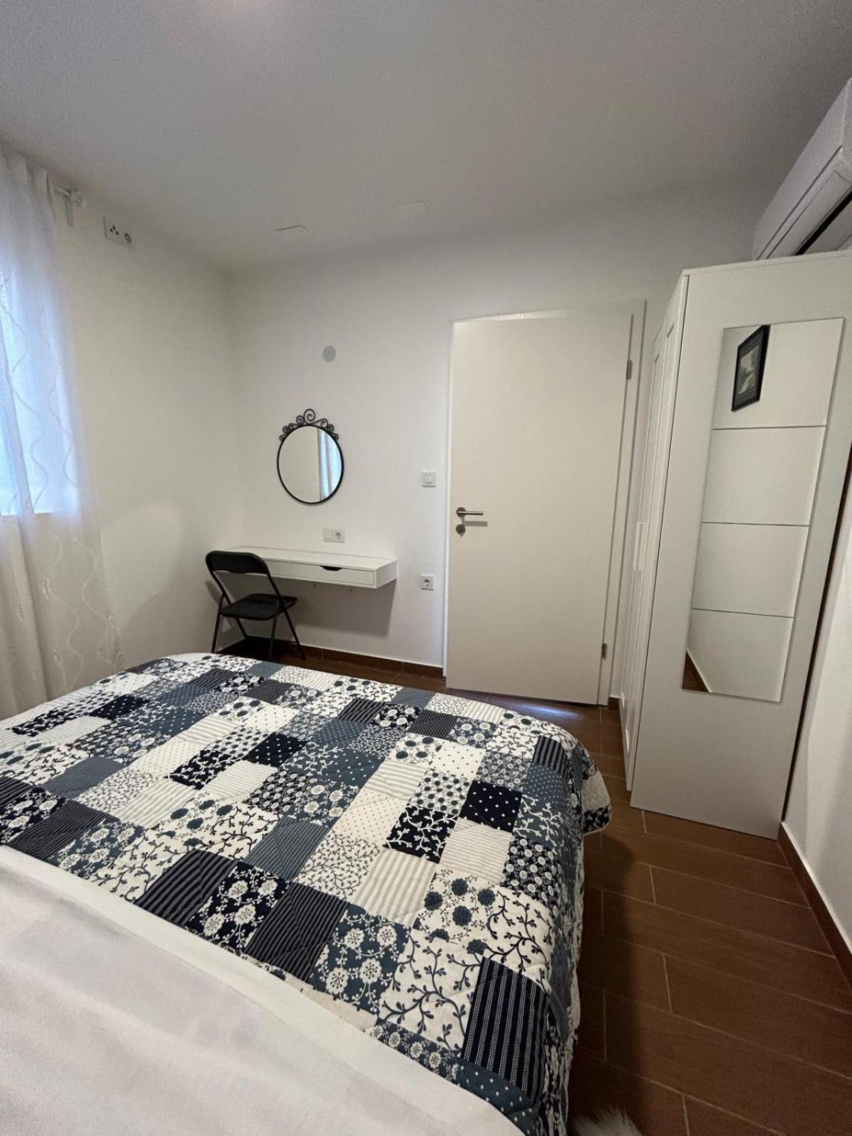 Apartman Lorna Turanj Eksteriør bilde